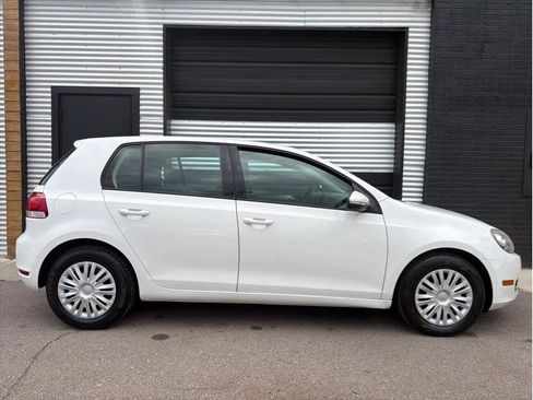 Used 2013 Volkswagen Golf 4-Door FWD image 10