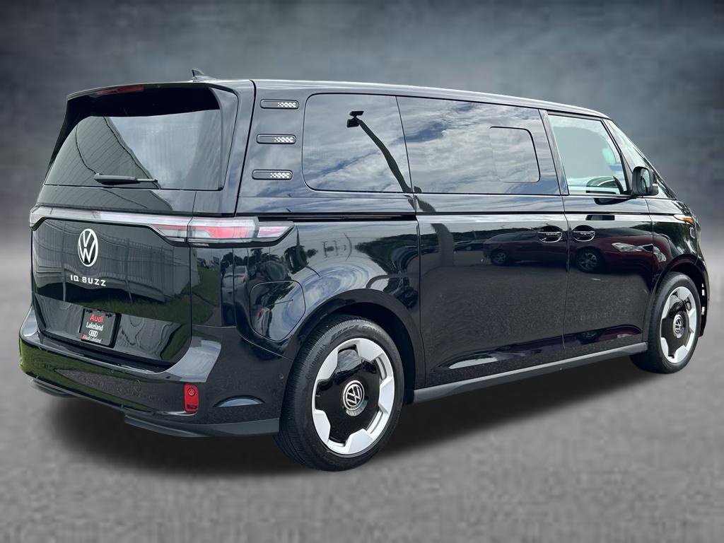 Used 2025 Volkswagen ID. Buzz Pro S RWD image 5