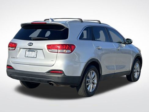 Used 2016 Kia Sorento LX w/ LX Convenience Package image 30