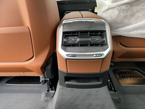 New 2026 BMW 760i xDrive w/ Executive Package image 10