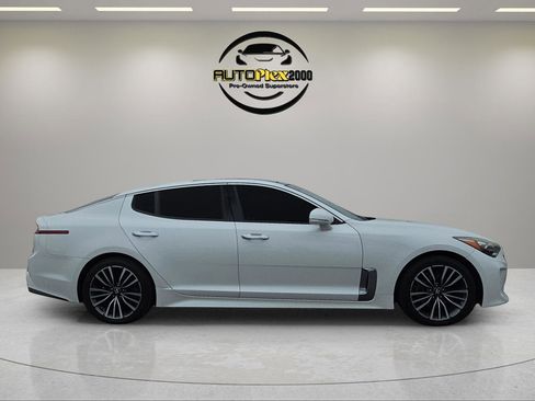 Used 2019 Kia Stinger Premium image 6