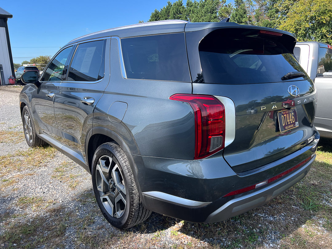 Used 2023 Hyundai Palisade SEL w/ Premium Package AWD/4WD image 4