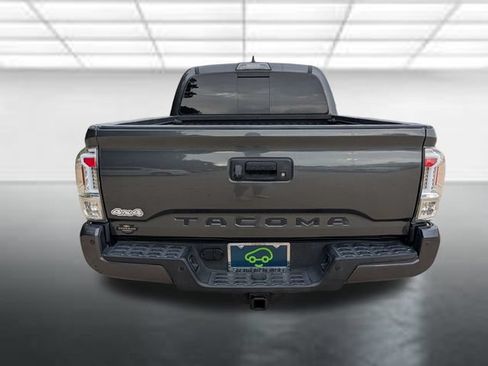 Used 2019 Toyota Tacoma TRD Off-Road w/ Technology Package AWD/4WD image 27