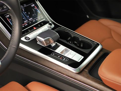 Certified 2025 Audi Q8 Prestige w/ Prestige Package image 17