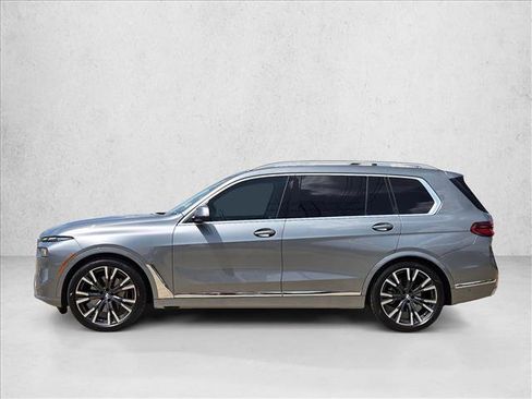 Used 2025 BMW X7 xDrive40i w/ Premium Package AWD/4WD image 8
