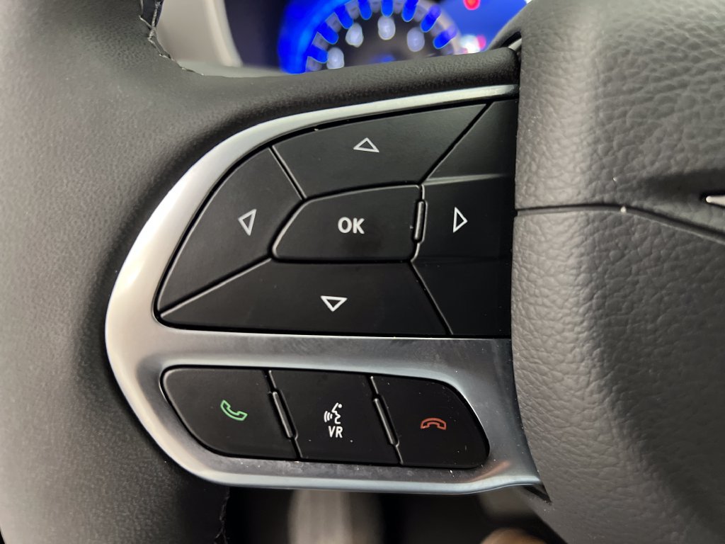 Used 2027 Chrysler Pacifica Select FWD image 59