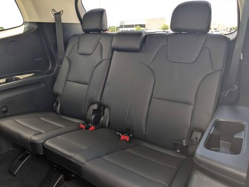 Certified 2025 Kia Telluride LX FWD image 15
