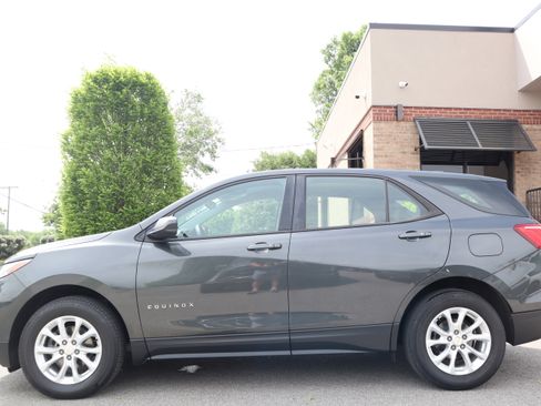 Used 2018 Chevrolet Equinox LS AWD/4WD image 10