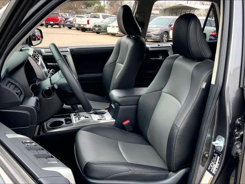 Used 2021 Toyota 4Runner SR5 Premium image 7