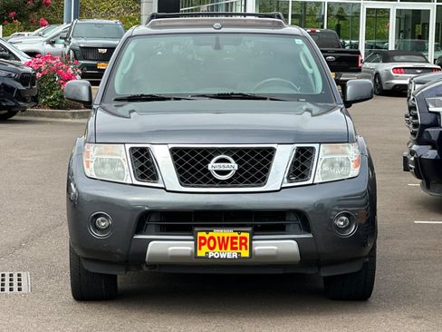 Used 2011 Nissan Pathfinder LE w/ Navigation Pkg AWD/4WD image 9