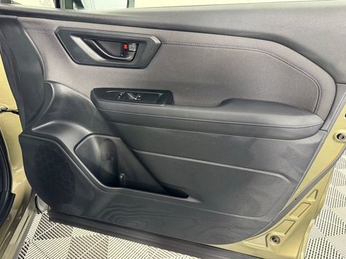 Used 2025 Subaru Forester Premium w/ Convenience Package #1 image 27