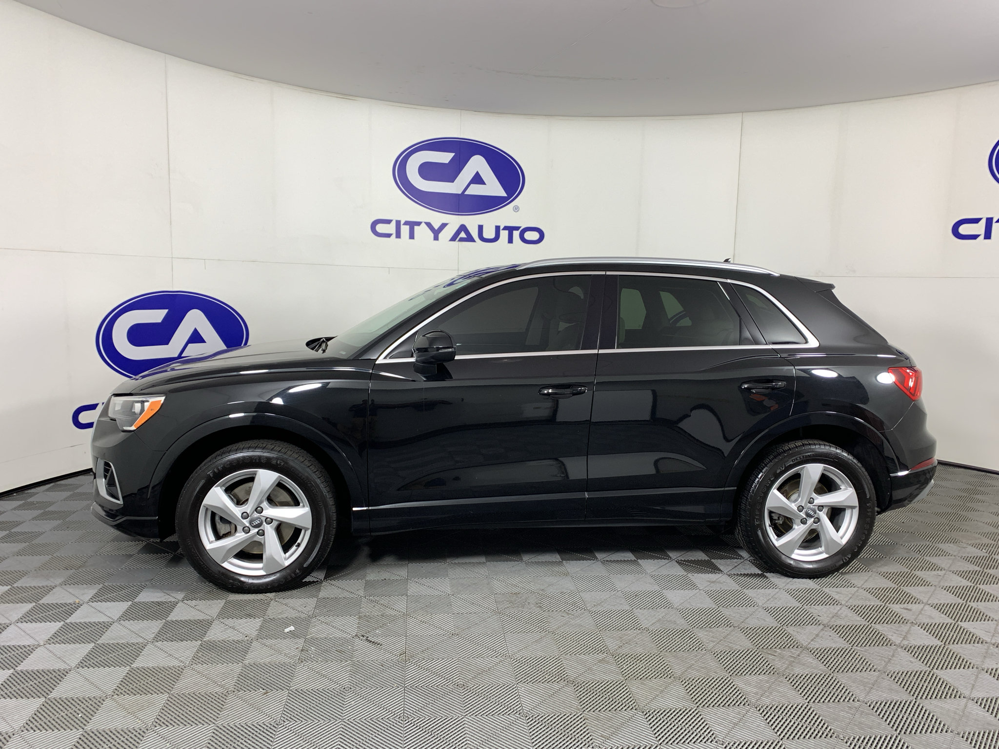 Used 2020 Audi Q3 2.0T Premium AWD/4WD image 6