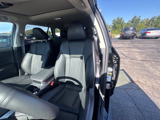 Certified 2025 Subaru Outback Touring AWD/4WD image 9