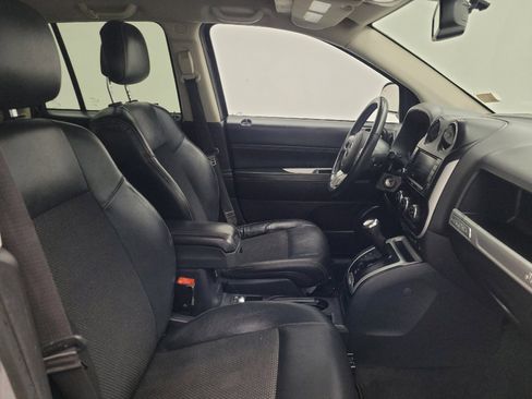 Used 2017 Jeep Compass Latitude AWD/4WD image 21