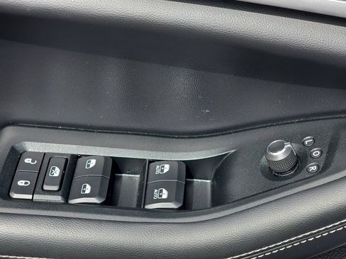 Certified 2023 Jeep Grand Cherokee Limited AWD/4WD image 29