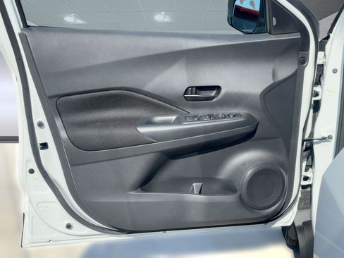 New 2025 Nissan Kicks Play S image 21