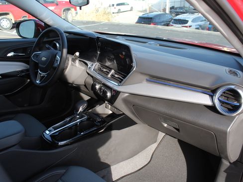 New 2026 Chevrolet Trax LT image 15