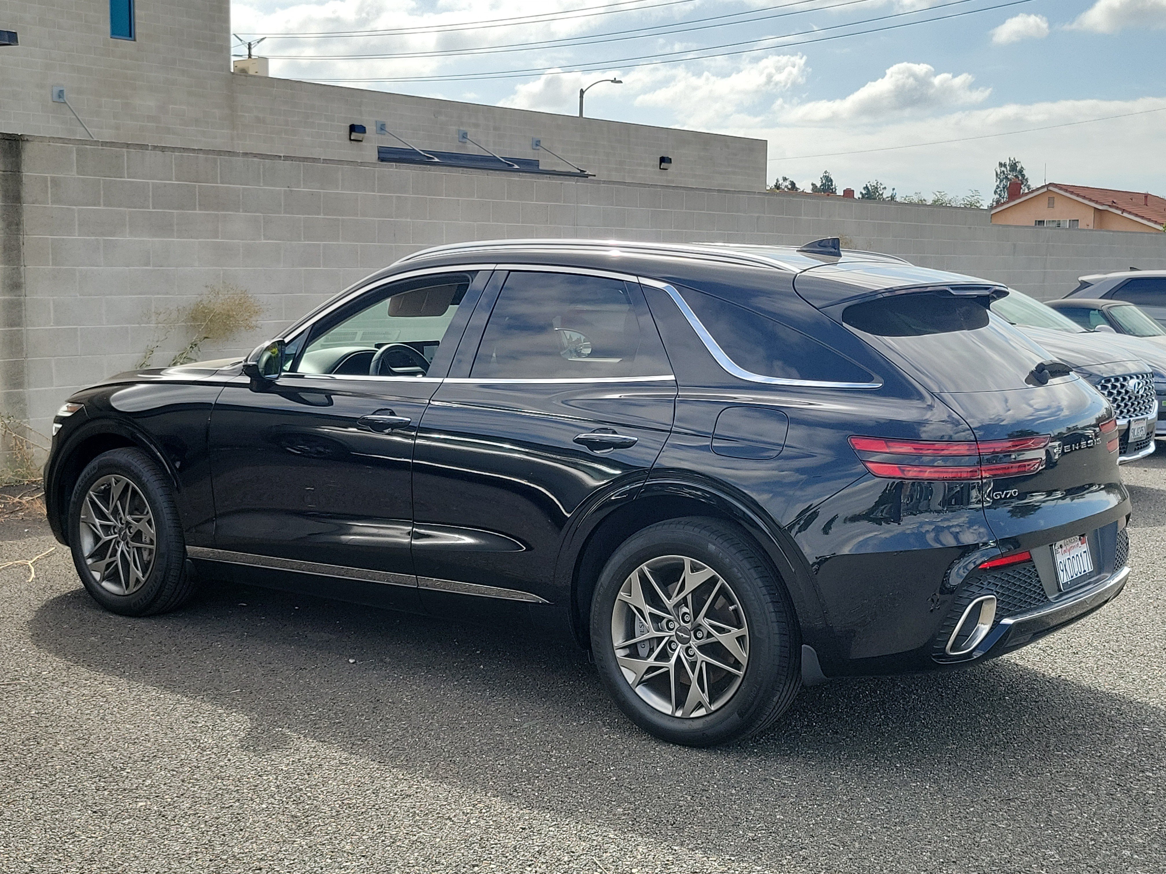 Certified 2024 Genesis GV70 2.5T w/ Select Package AWD/4WD image 27
