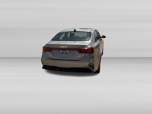 Used 2024 Kia Forte LXS w/ LXS Technology Package FWD image 4