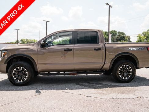 Used 2021 Nissan Titan PRO-4X w/ Pro-4x Convenience Package AWD/4WD image 4