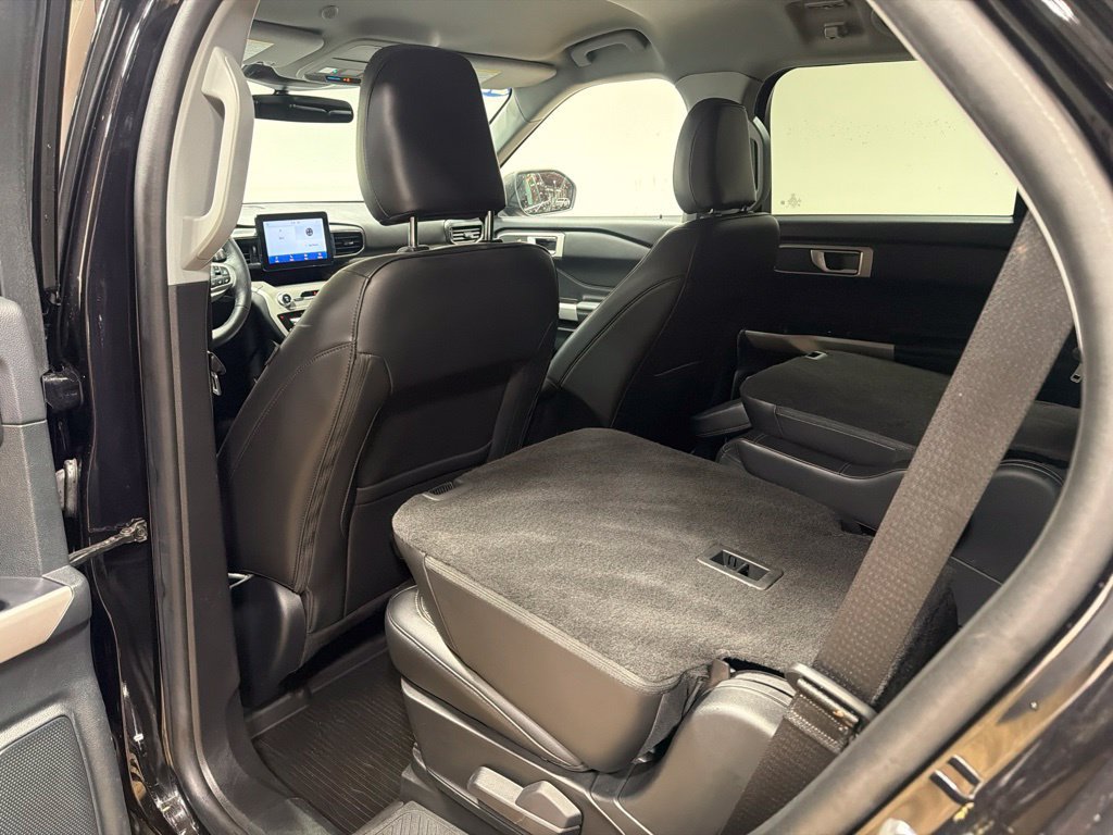 Certified 2023 Ford Explorer XLT w/ Equipment Group 202A AWD/4WD image 35