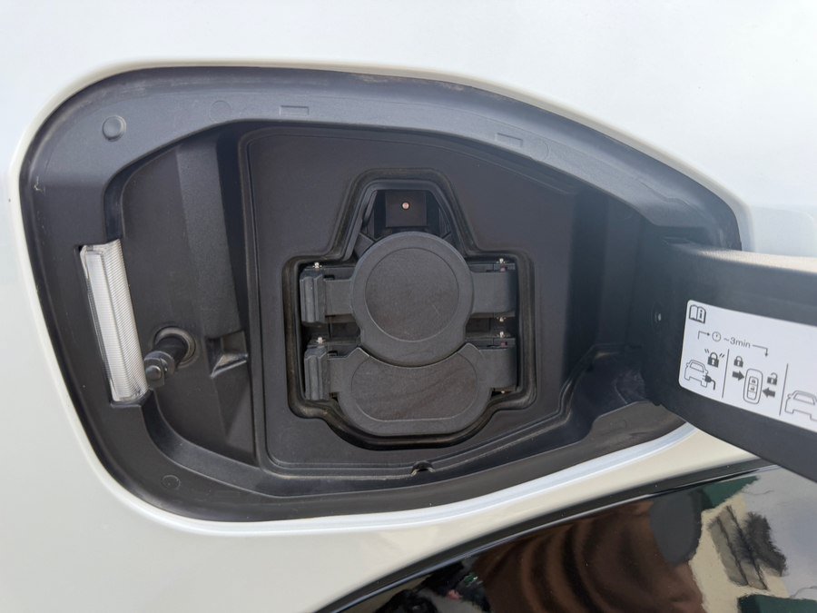 Used 2024 Nissan Ariya AWD image 51