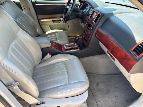 Used 2006 Chrysler 300 C w/ Protection Group II RWD image 16