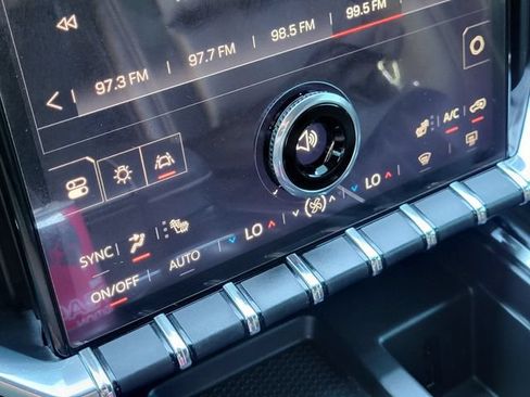 Used 2024 GMC Acadia Elevation w/ Luxury Package AWD/4WD image 19