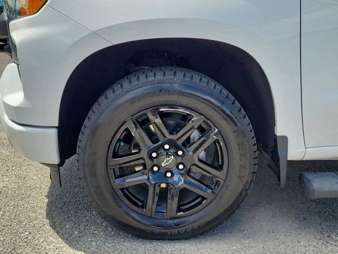 Certified 2022 Chevrolet Silverado 1500 Custom AWD/4WD image 6