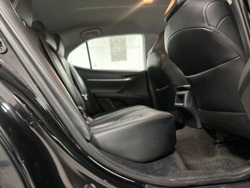 Used 2021 Toyota Camry SE FWD image 17