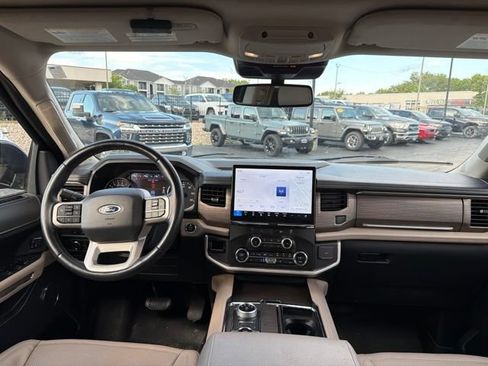 Used 2022 Ford Expedition Max Limited AWD/4WD image 15
