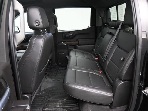 Used 2020 GMC Sierra 1500 SLT RWD image 10
