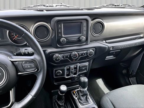 Used 2018 Jeep Wrangler Unlimited Sport S AWD/4WD image 3