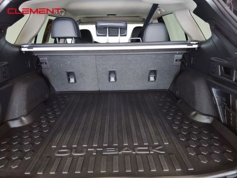 Used 2022 Subaru Outback Limited image 10