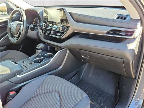 Certified 2022 Toyota Highlander LE image 19