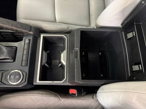 Used 2025 Toyota Tacoma SR5 image 31