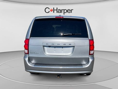 Used 2019 Dodge Grand Caravan SE w/ UConnect Hands-Free Group FWD image 4