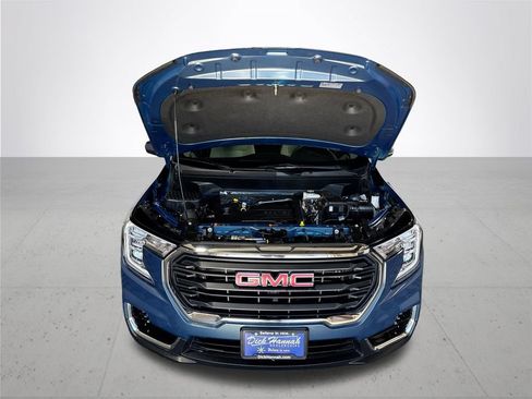Used 2024 GMC Terrain SLE AWD/4WD image 21