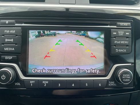 Used 2017 Nissan Sentra SV FWD image 11