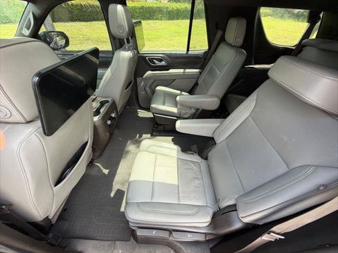 Used 2021 GMC Yukon SLT w/ SLT Premium Package AWD/4WD image 17