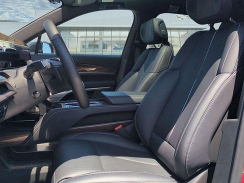 Certified 2026 Cadillac Vistiq Premium Luxury AWD/4WD image 15