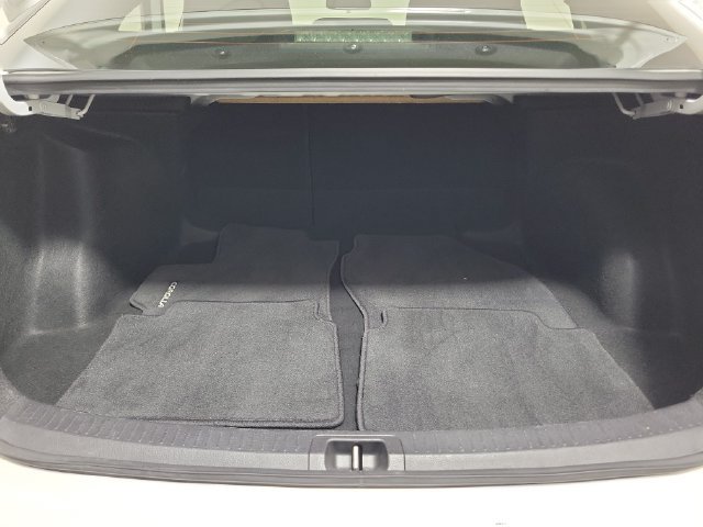 Used 2025 Toyota Corolla LE FWD image 10
