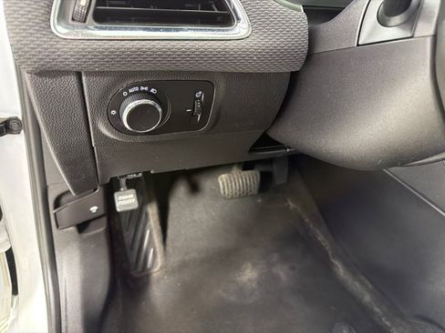 Used 2017 Chevrolet Cruze LS FWD image 14
