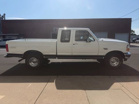 Used 1994 Ford F150 XL AWD/4WD image 3