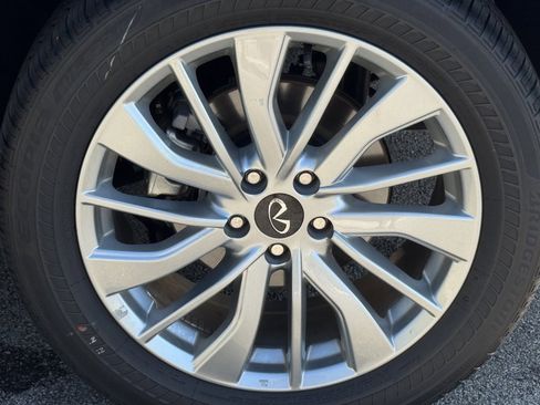 Certified 2024 INFINITI QX50 Luxe image 8