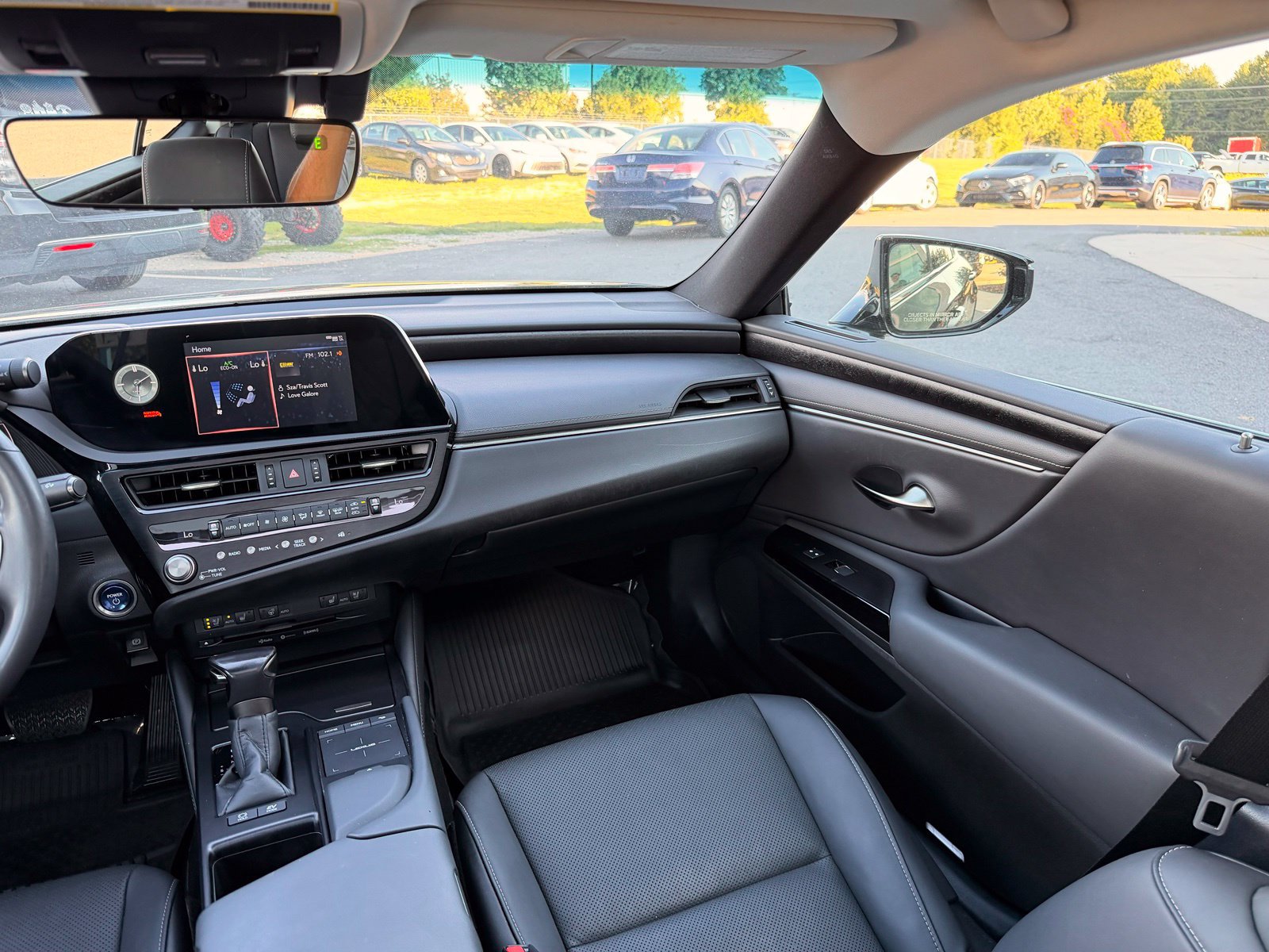 Used 2022 Lexus ES 300h w/ Premium Package FWD image 32