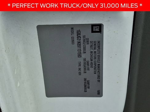 Used 2009 Chevrolet Express 3500 RWD image 23