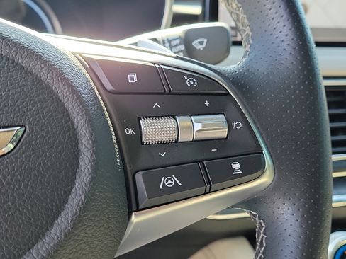 Used 2023 Genesis G70 2.0T w/ Sport Prestige Package image 30