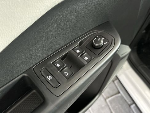 New 2026 Volkswagen Taos S image 11