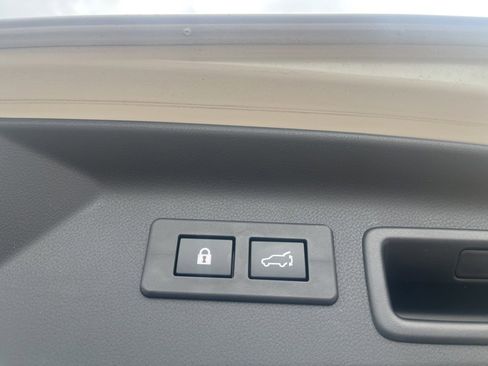 Used 2025 Subaru Forester Sport image 10